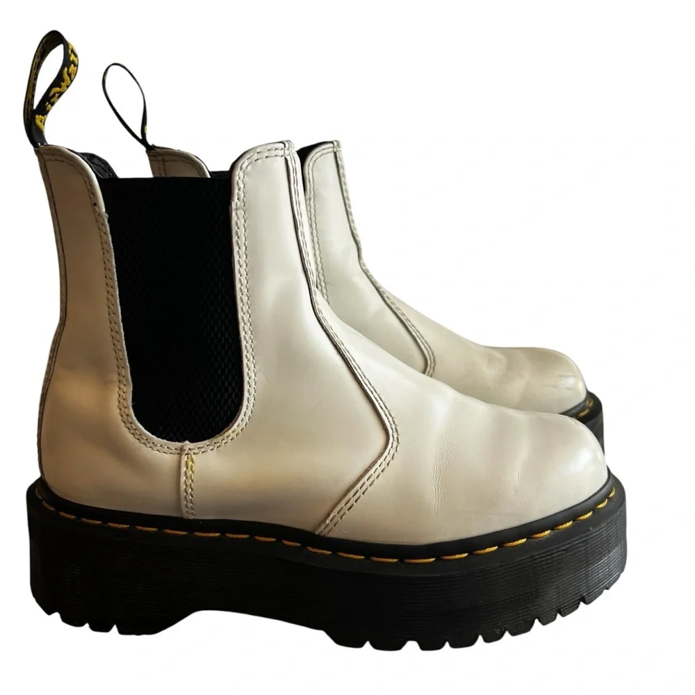 Dr Martens 2976 Quad Chelsea Boot Women’s size 7